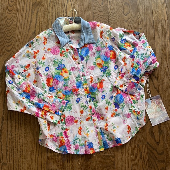 Tops - NWT Pearls of Aratta floral embroidered blouse size M